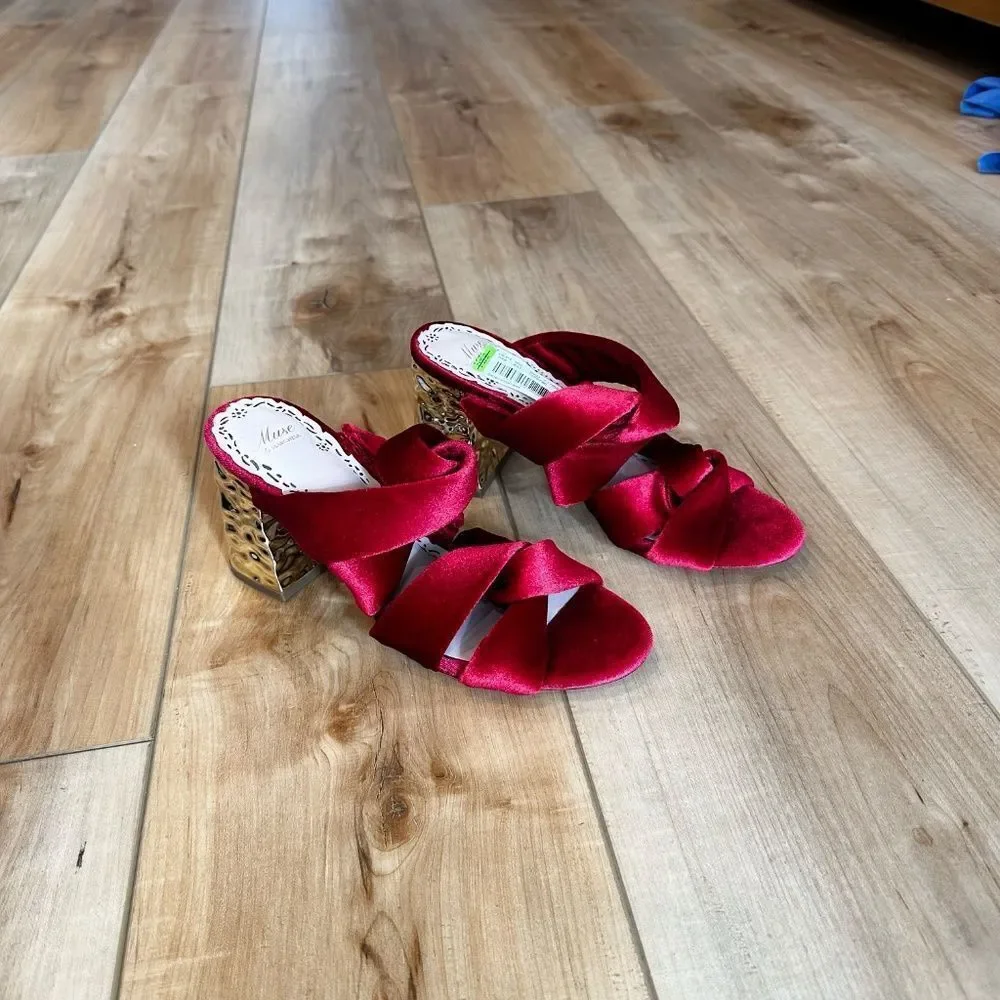 NWT Muse by Marchesa, Iris Red Velvet Knotted Dress Shoes Slide Sandals 7
